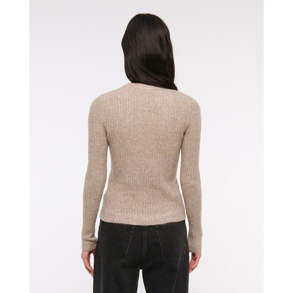 Abercrombie & Fitc, Size S Oversized sweater, color Beige softest knit cozy - Picture 2 of 14